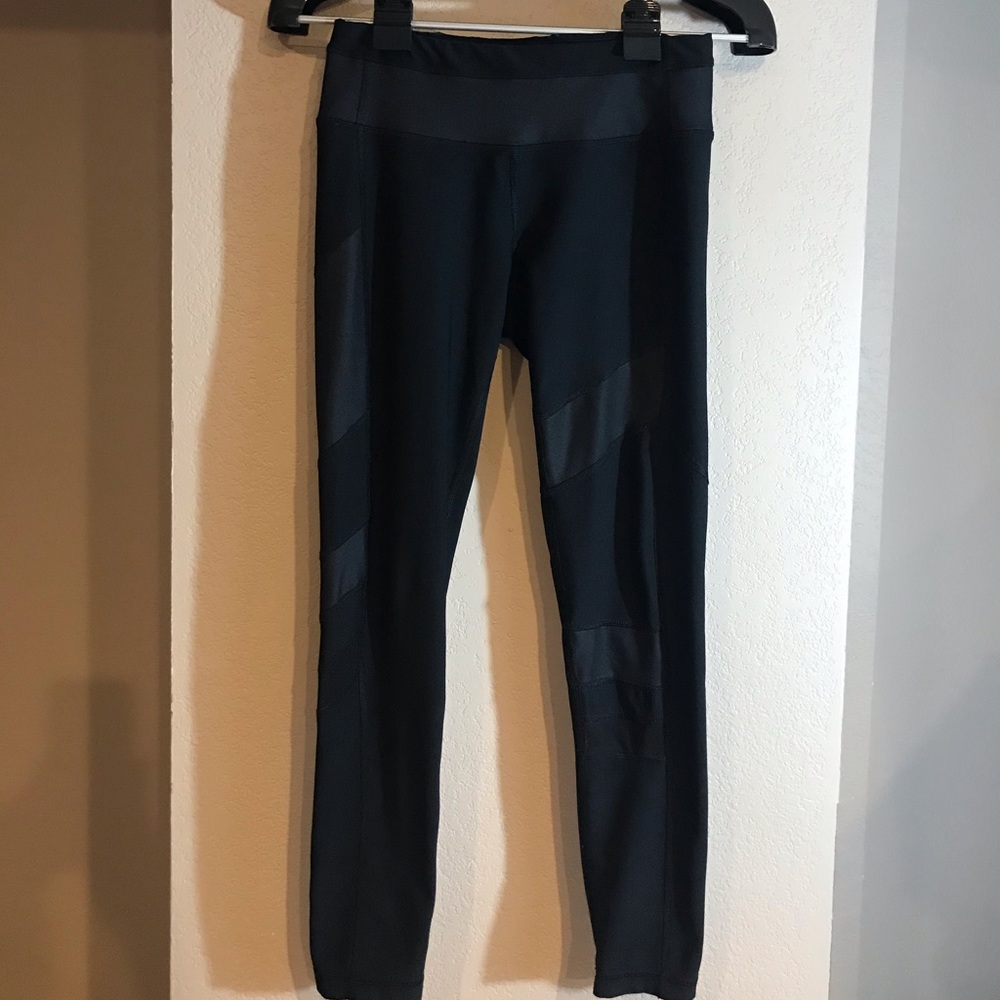Women’s black leggings